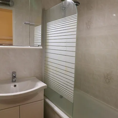 Rdc Avec Terrasse, Piscine & Acces - St Cyprien, 4 Couchages - Fr-1-753-27 Apartment